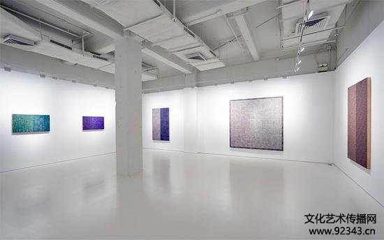 麦克阿瑟·比尼恩（McArthur   Binion）个展现场